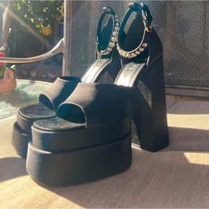 Versace Womens Medusa Aevitas Platform Sandals 39 1/2